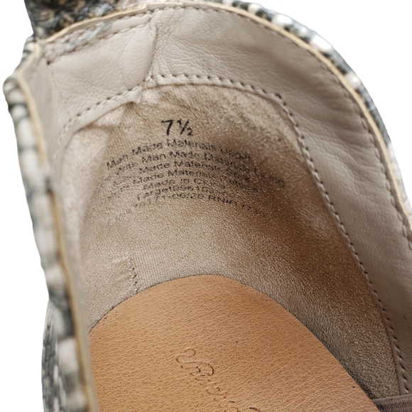 Universal Thread | Cream Gray Snake Vegan Pointed Toe Ankle Booties Women's 7.5 - Picture 10 of 13